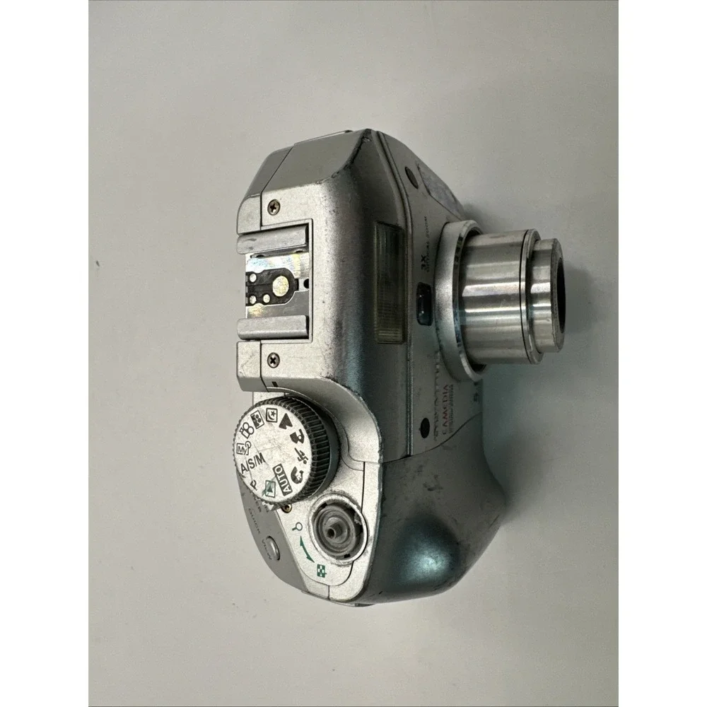 Olympus CAMEDIA C-5000 Zoom 5.0MP Digital Camera Untested